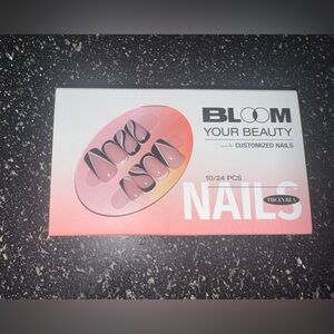 Bloom Your Beauty Customized Nails - Pink